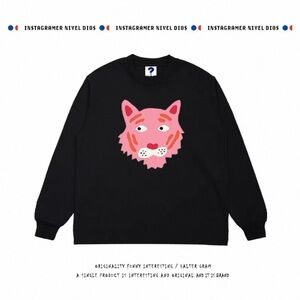 Black Sweatshirt with Pink tigerDesign